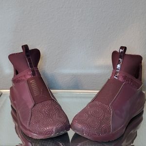 Practicly Brand New....Prune/Burgundy Color??